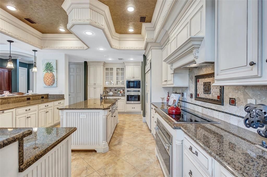 For Sale: $3,400,000 (4 beds, 4 baths, 6721 Square Feet)