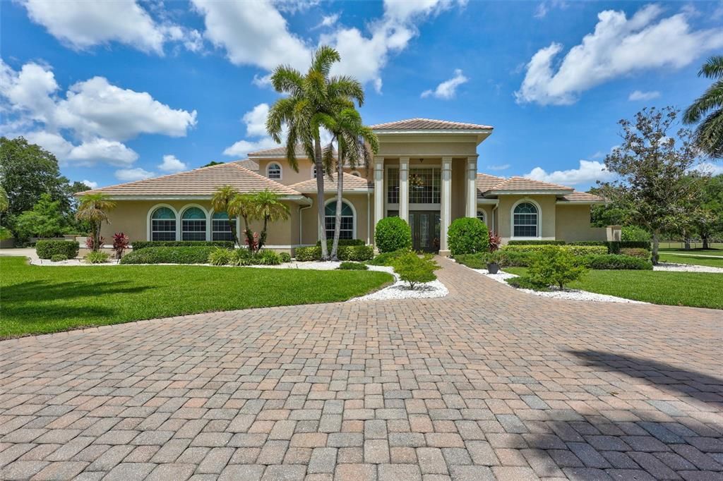 For Sale: $3,400,000 (4 beds, 4 baths, 6721 Square Feet)