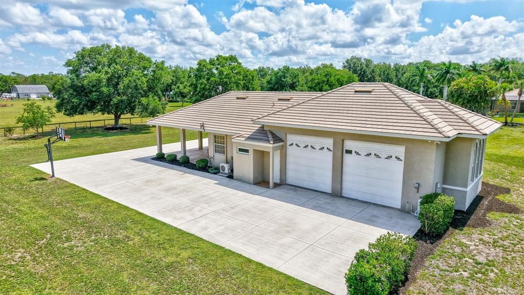 For Sale: $3,400,000 (4 beds, 4 baths, 6721 Square Feet)