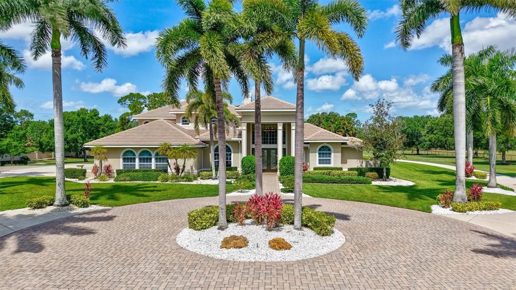 For Sale: $3,400,000 (4 beds, 4 baths, 6721 Square Feet)