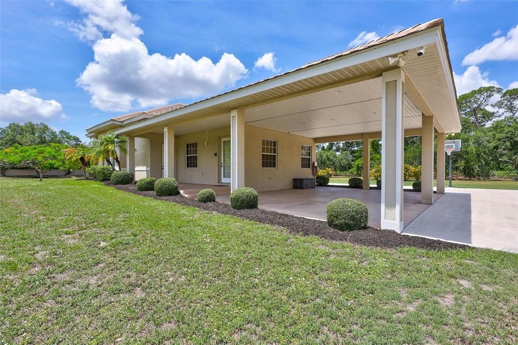 For Sale: $3,400,000 (4 beds, 4 baths, 6721 Square Feet)