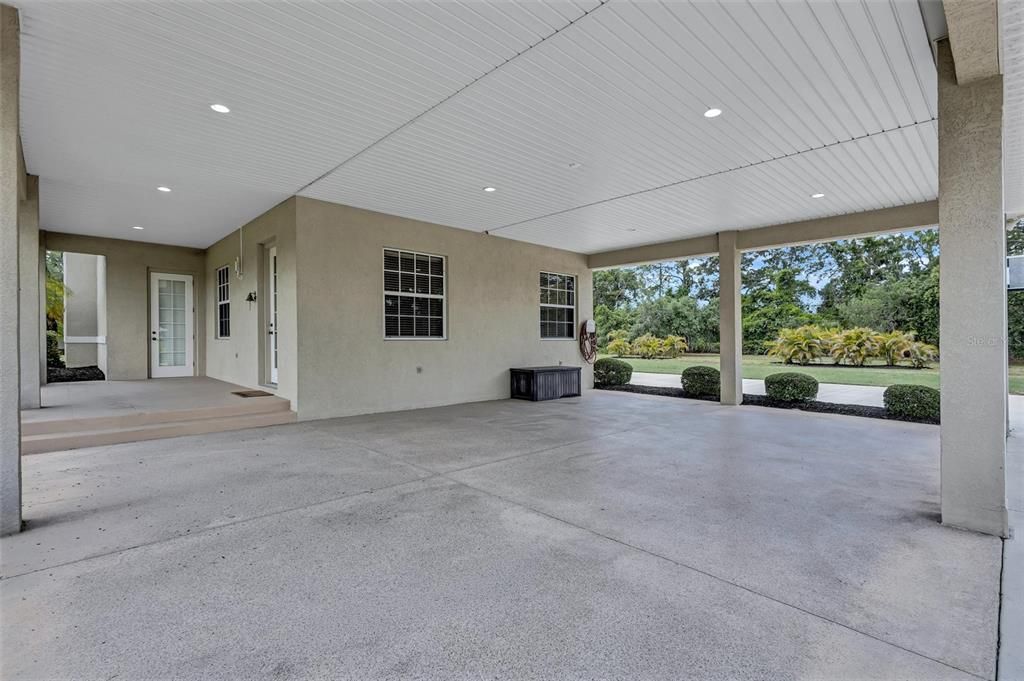 For Sale: $3,400,000 (4 beds, 4 baths, 6721 Square Feet)
