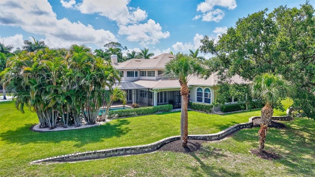 For Sale: $3,400,000 (4 beds, 4 baths, 6721 Square Feet)