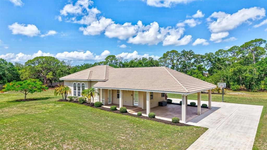 For Sale: $3,400,000 (4 beds, 4 baths, 6721 Square Feet)