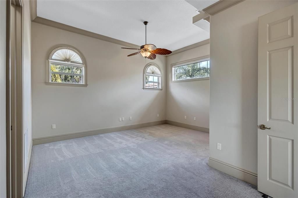 For Sale: $3,400,000 (4 beds, 4 baths, 6721 Square Feet)