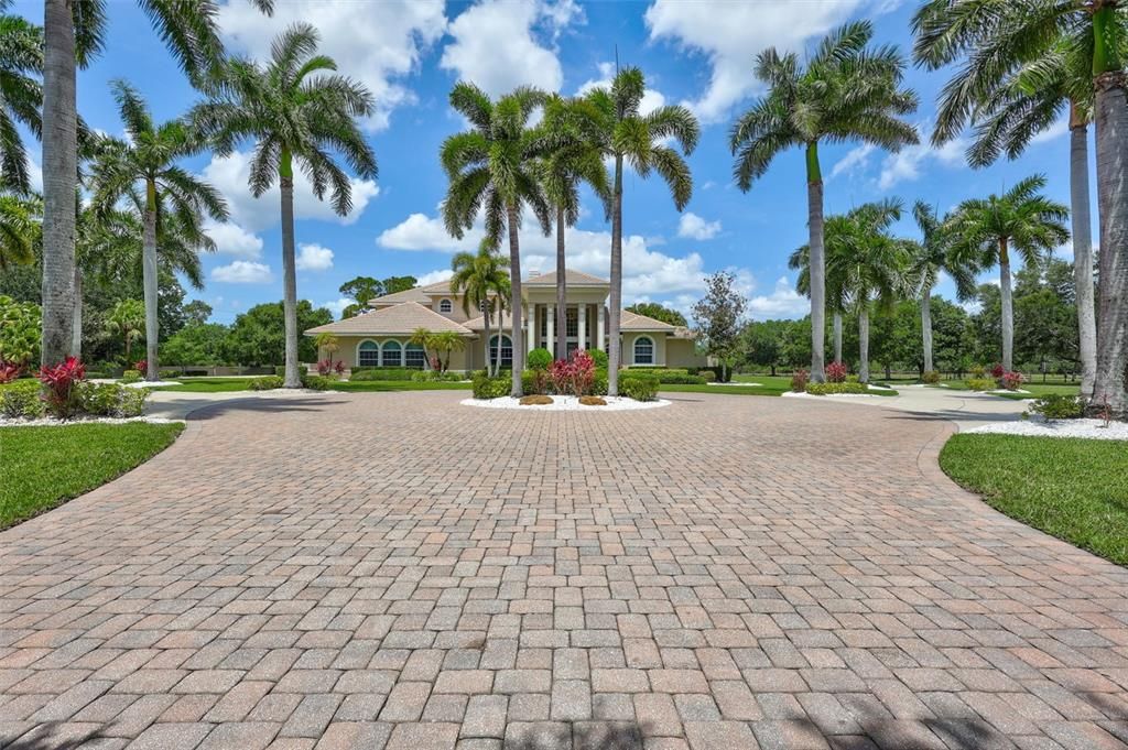 For Sale: $3,400,000 (4 beds, 4 baths, 6721 Square Feet)