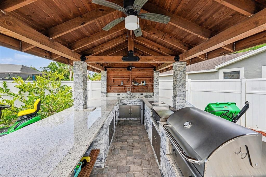 En Venta: $630,000 (4 camas, 3 baños, 1883 Pies cuadrados)