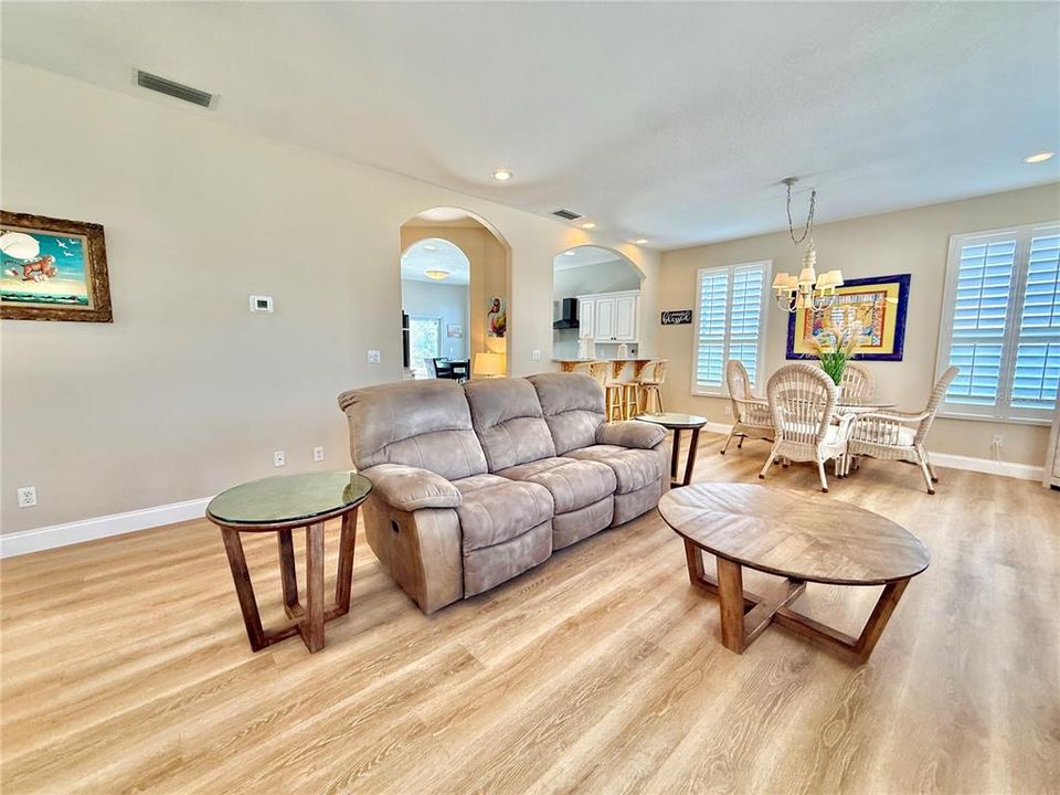 En Venta: $1,090,000 (3 camas, 2 baños, 3134 Pies cuadrados)