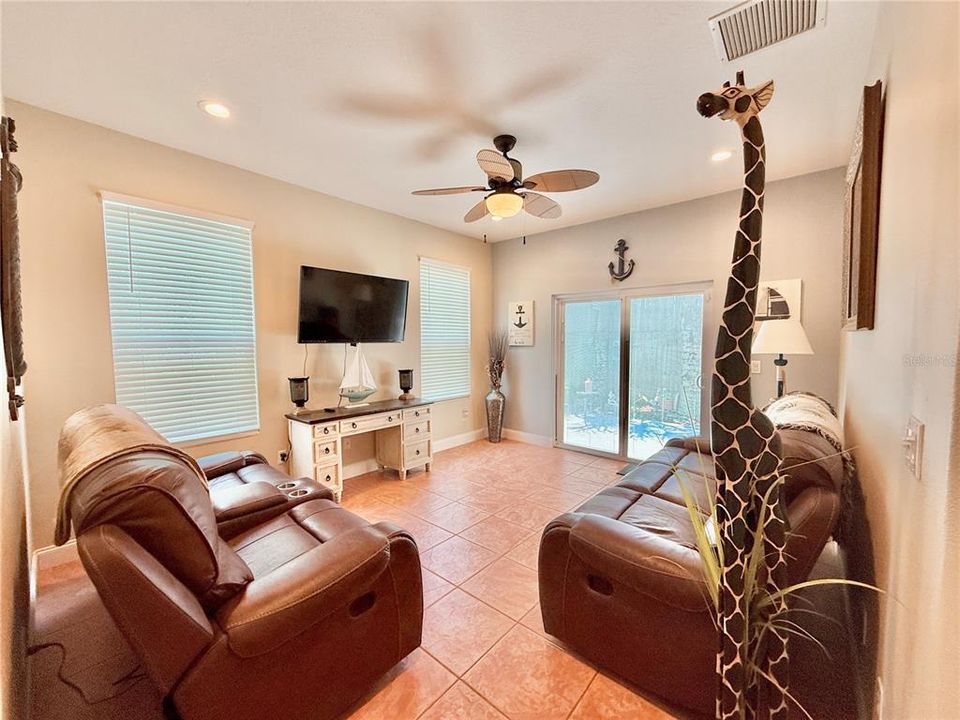 En Venta: $1,090,000 (3 camas, 2 baños, 3134 Pies cuadrados)