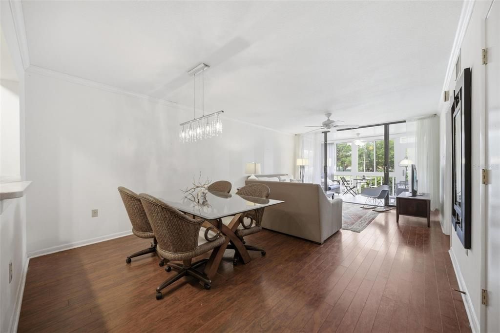 For Sale: $290,000 (2 beds, 2 baths, 1065 Square Feet)