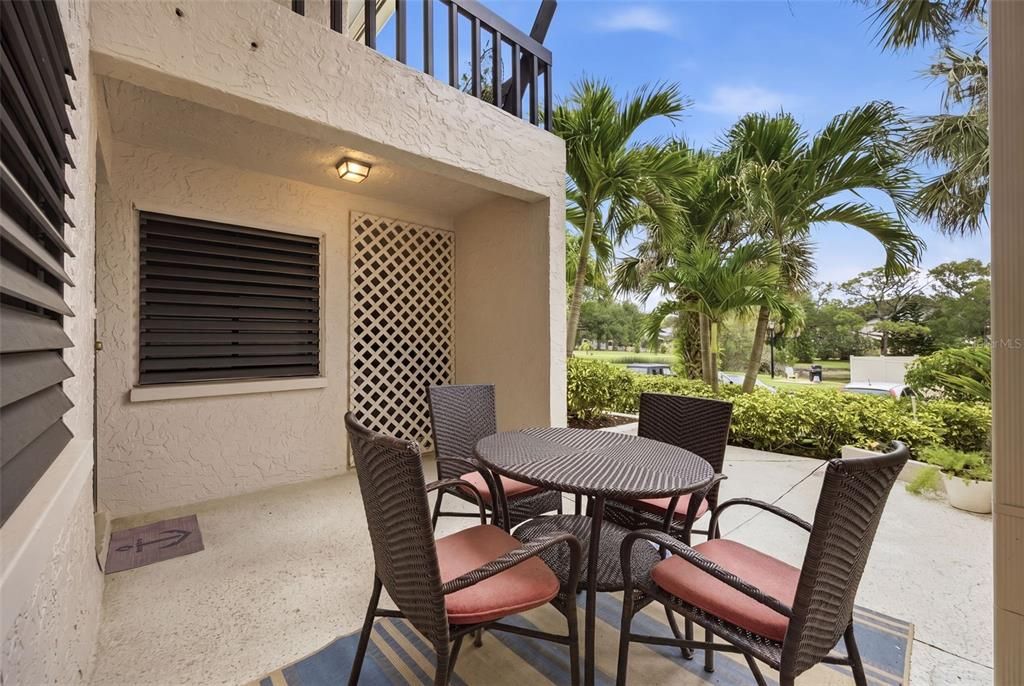 For Sale: $290,000 (2 beds, 2 baths, 1065 Square Feet)