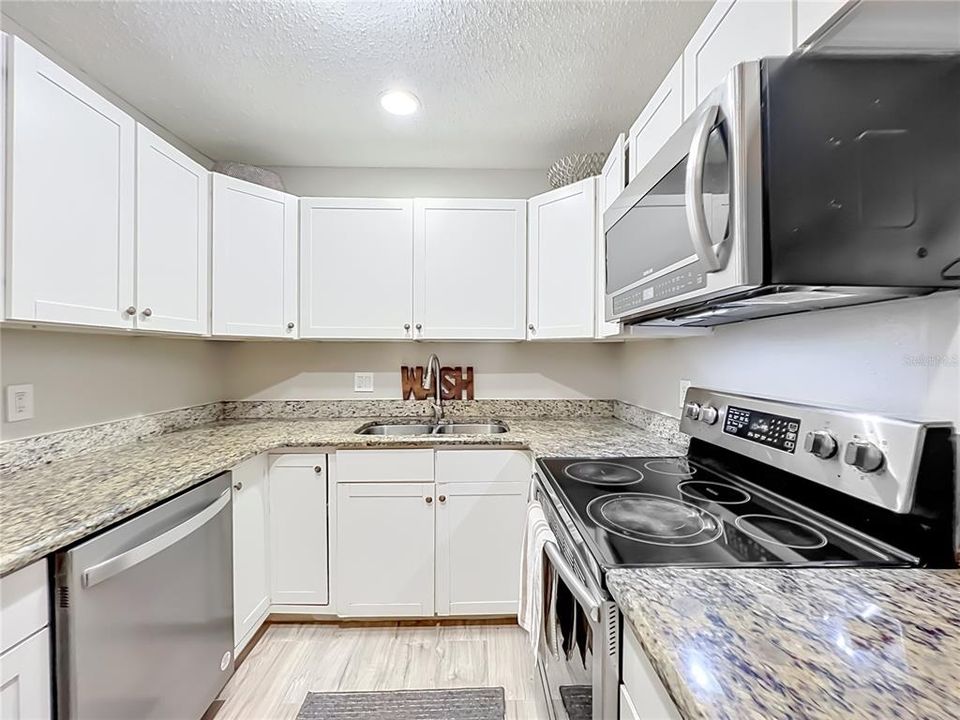For Sale: $179,999 (3 beds, 2 baths, 1112 Square Feet)