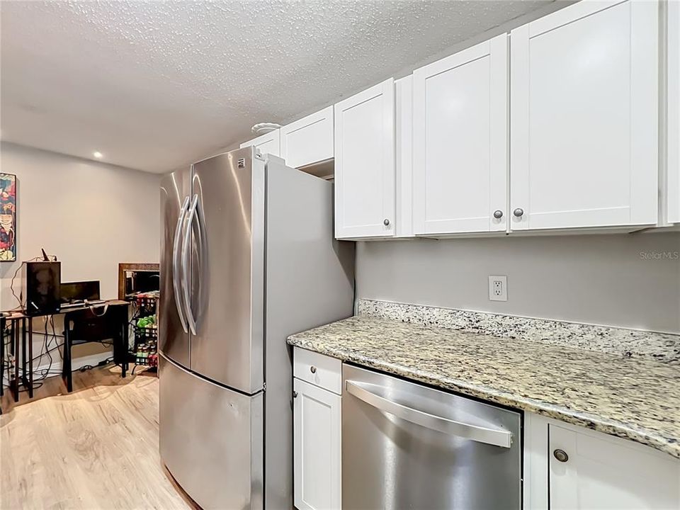 For Sale: $179,999 (3 beds, 2 baths, 1112 Square Feet)