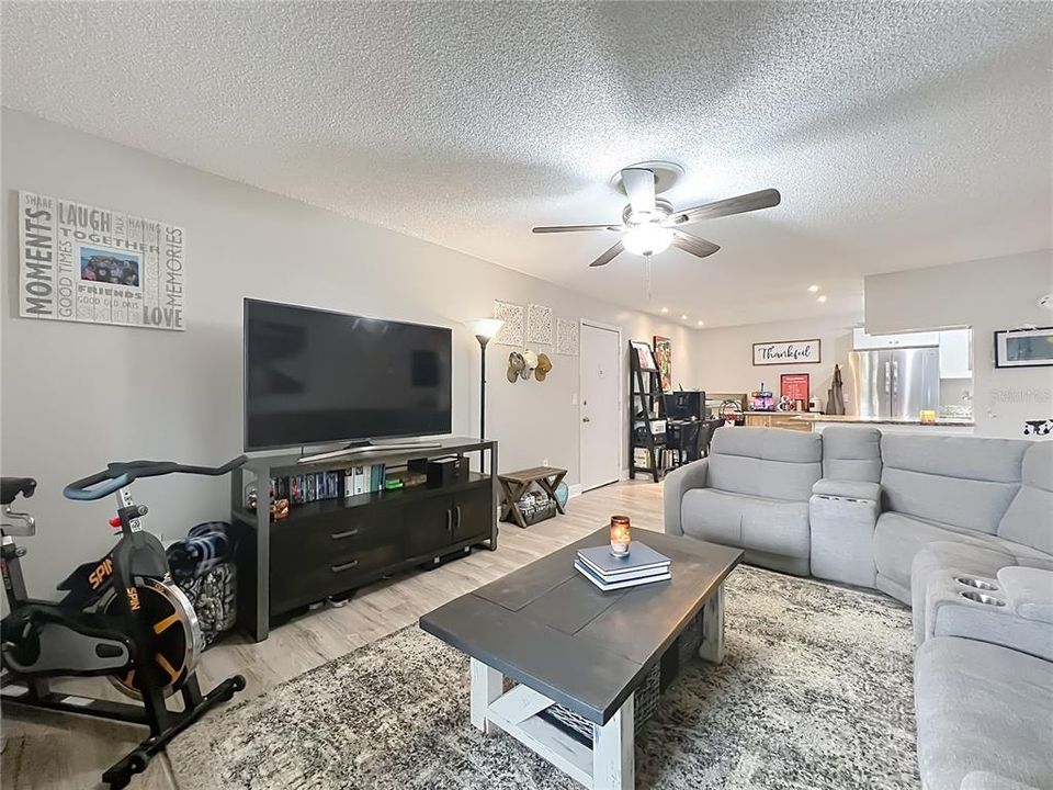 For Sale: $179,999 (3 beds, 2 baths, 1112 Square Feet)