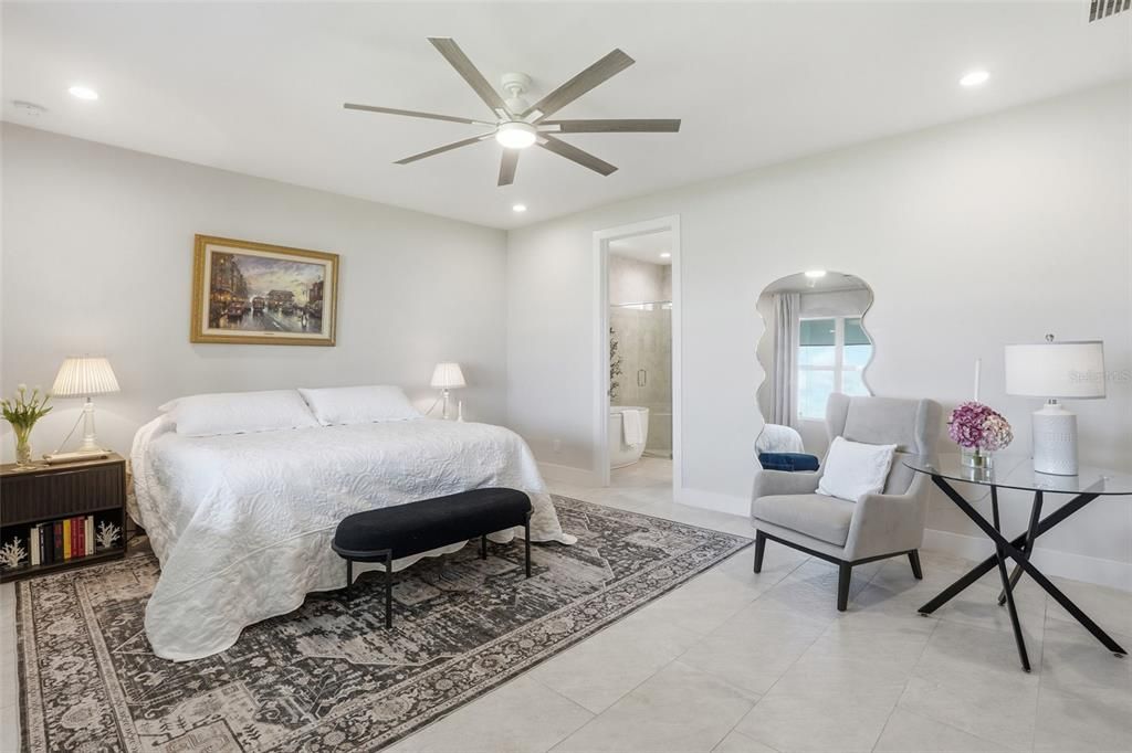En Venta: $939,000 (4 camas, 3 baños, 3418 Pies cuadrados)