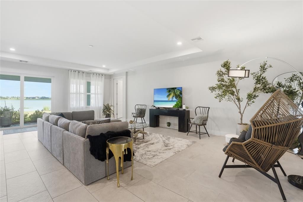 En Venta: $939,000 (4 camas, 3 baños, 3418 Pies cuadrados)