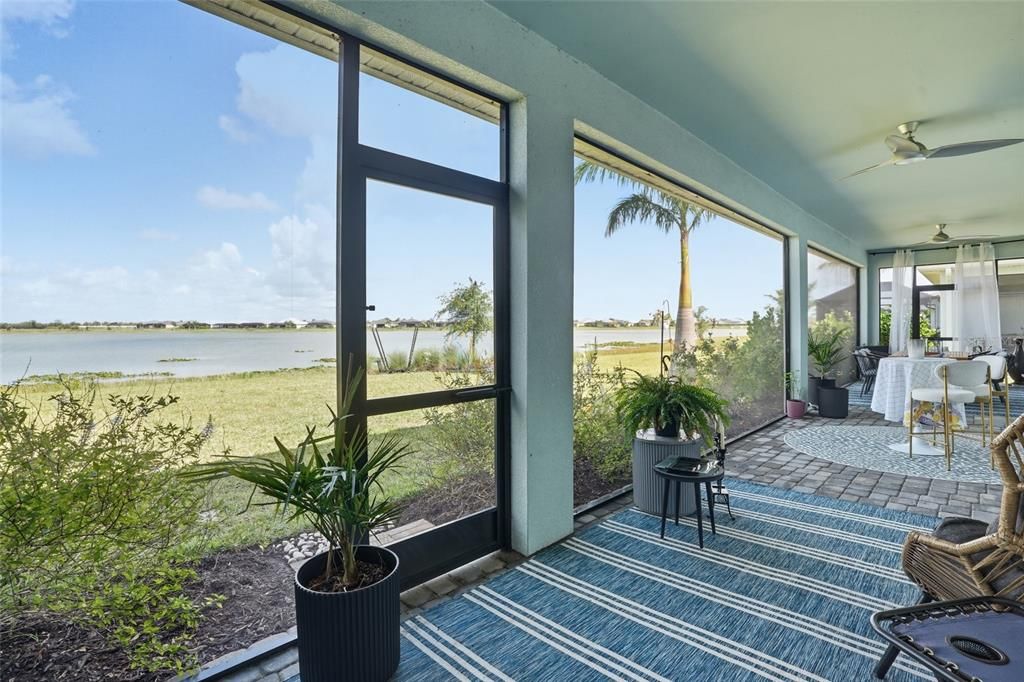 En Venta: $939,000 (4 camas, 3 baños, 3418 Pies cuadrados)