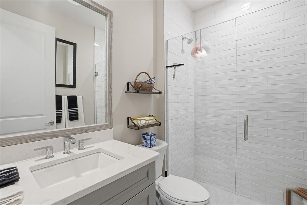 En Venta: $939,000 (4 camas, 3 baños, 3418 Pies cuadrados)