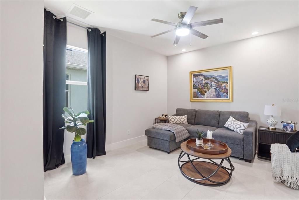 En Venta: $939,000 (4 camas, 3 baños, 3418 Pies cuadrados)