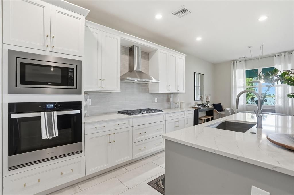 En Venta: $939,000 (4 camas, 3 baños, 3418 Pies cuadrados)