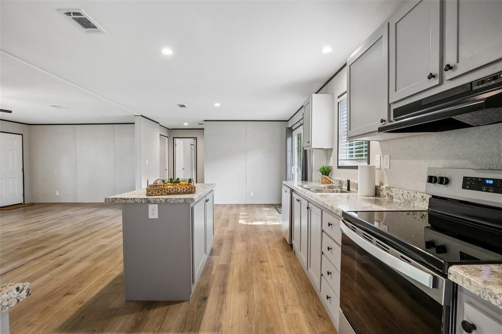 Activo con contrato: $249,900 (3 camas, 2 baños, 1493 Pies cuadrados)