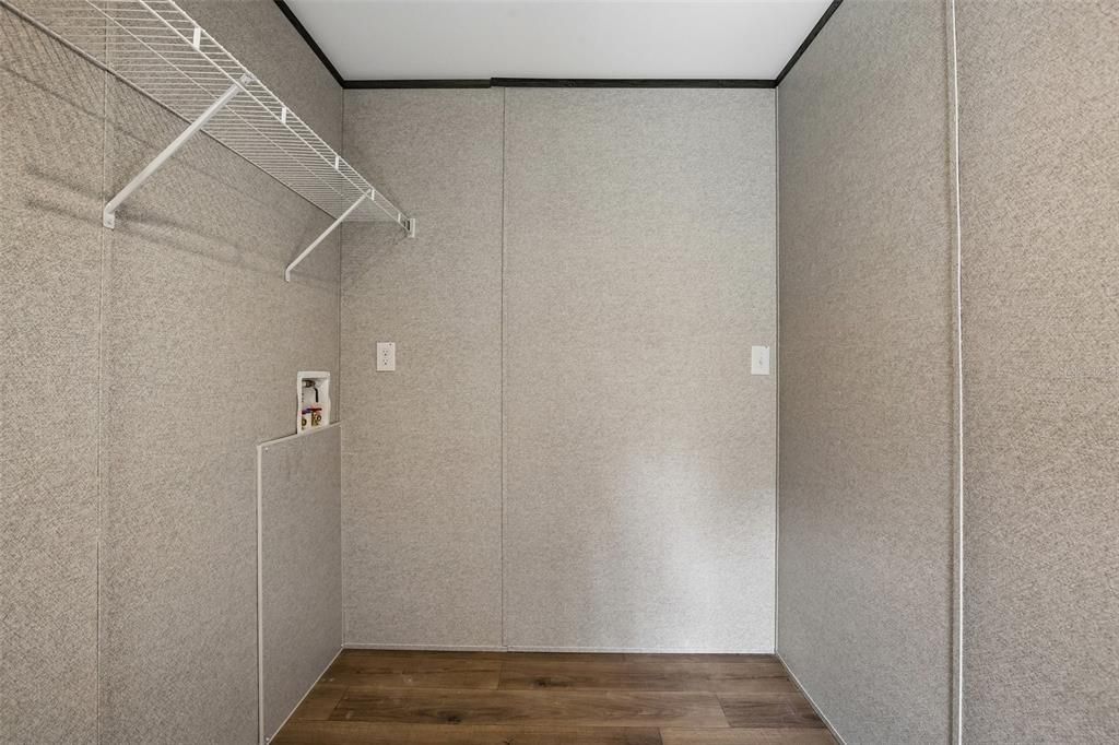Activo con contrato: $249,900 (3 camas, 2 baños, 1493 Pies cuadrados)