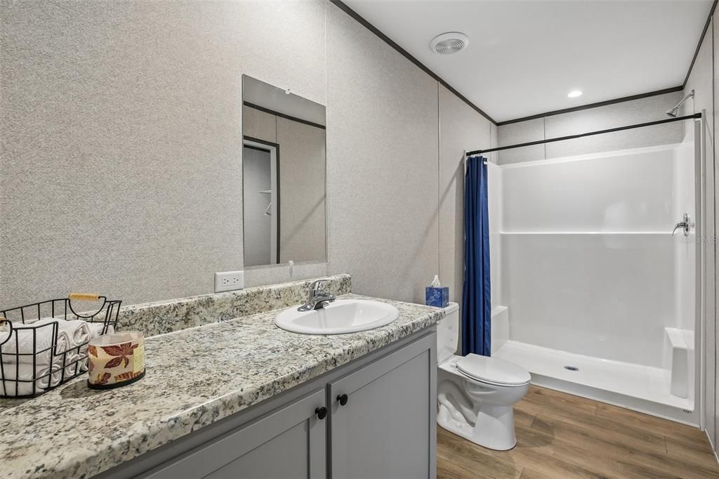 Activo con contrato: $249,900 (3 camas, 2 baños, 1493 Pies cuadrados)