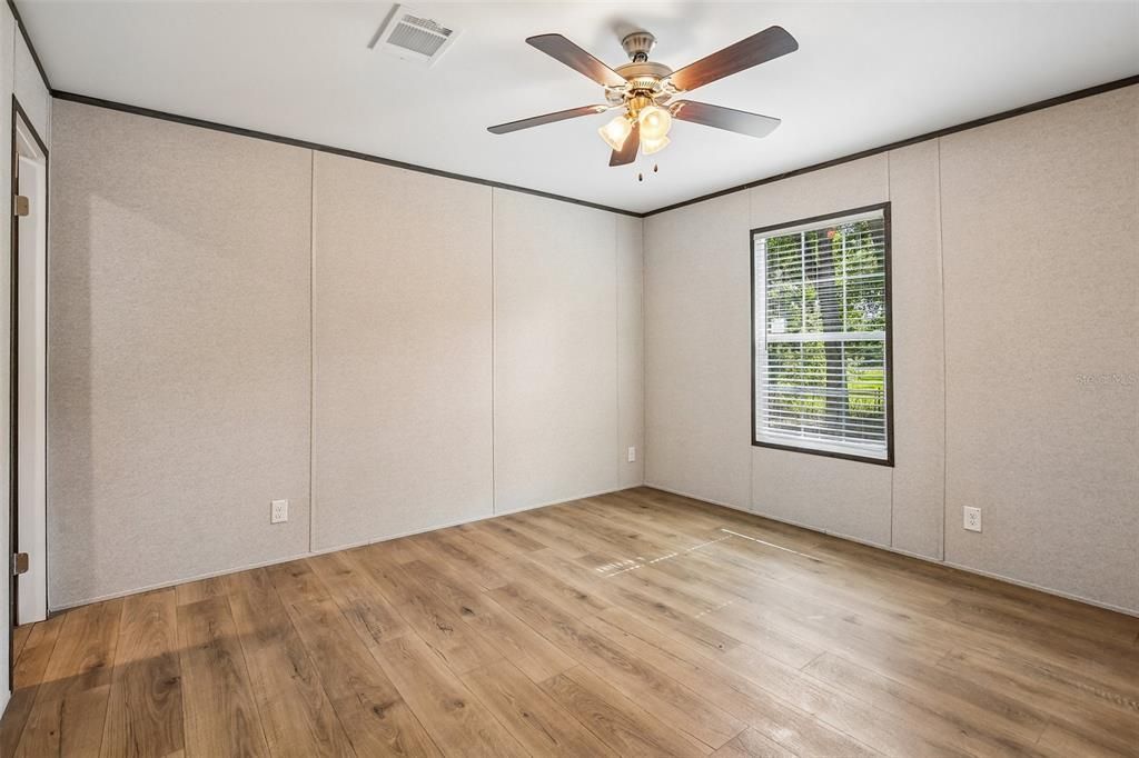 Activo con contrato: $249,900 (3 camas, 2 baños, 1493 Pies cuadrados)