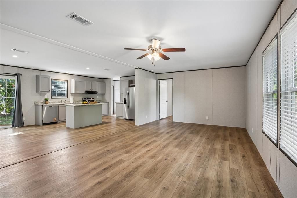 Activo con contrato: $249,900 (3 camas, 2 baños, 1493 Pies cuadrados)