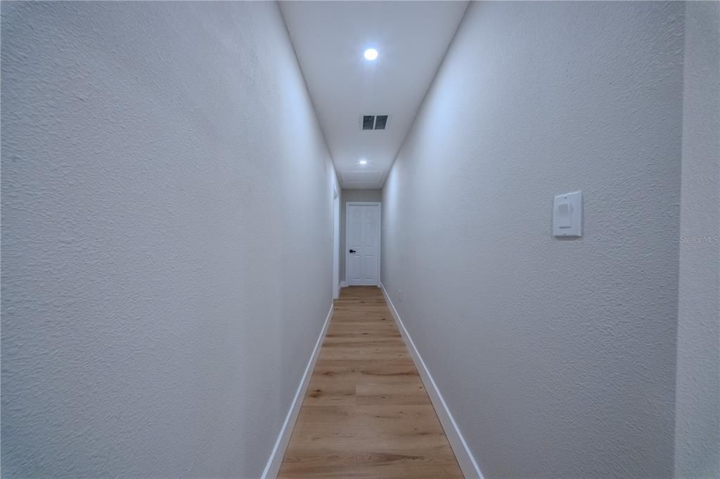 На продажу: $349,990 (5 спален, 2 ванн, 1720 Квадратных фут)