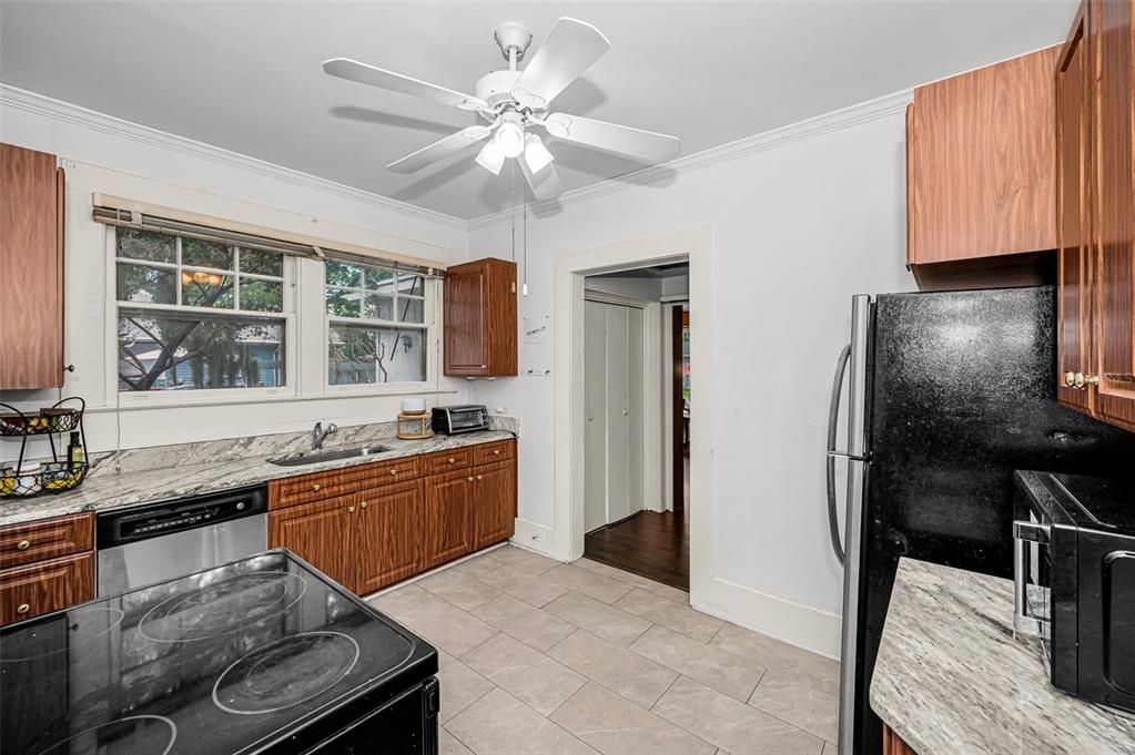 В аренду: $2,900 (3 спален, 2 ванн, 2700 Квадратных фут)