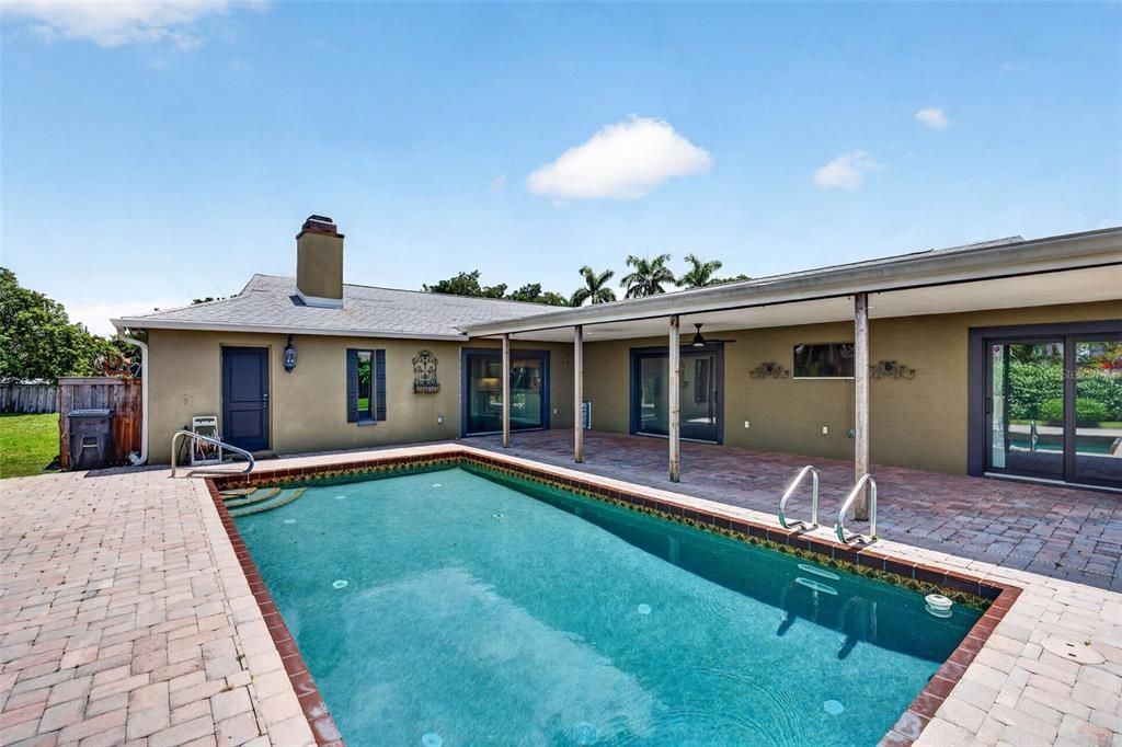 Active With Contract: $719,000 (4 beds, 3 baths, 2350 Square Feet)