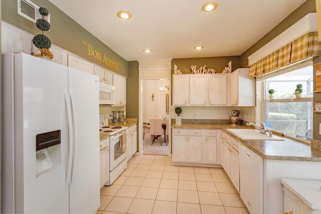 For Sale: $579,900 (3 beds, 2 baths, 2153 Square Feet)