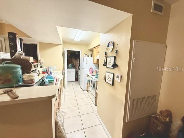 For Sale: $150,000 (1 beds, 1 baths, 661 Square Feet)