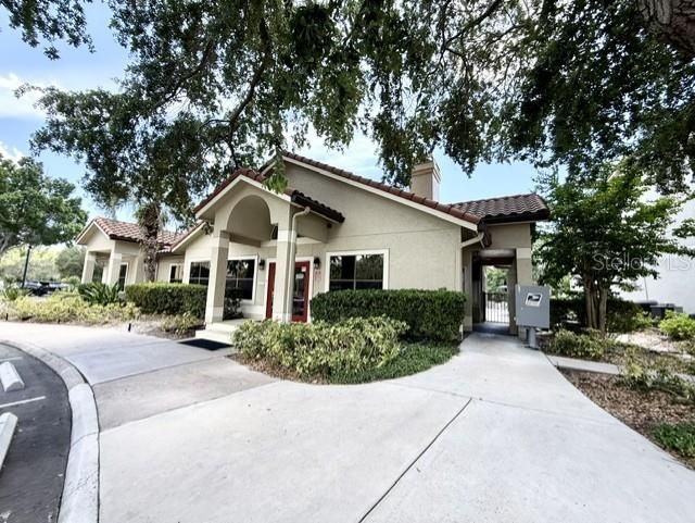 For Sale: $150,000 (1 beds, 1 baths, 661 Square Feet)