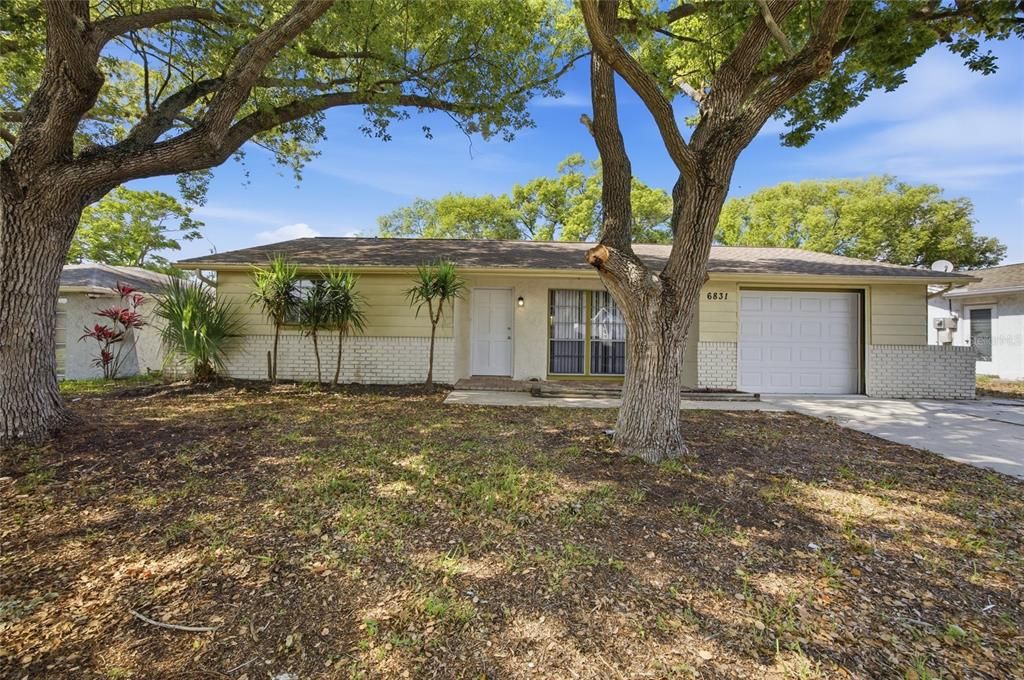 Active With Contract: $235,000 (3 beds, 2 baths, 1003 Square Feet)
