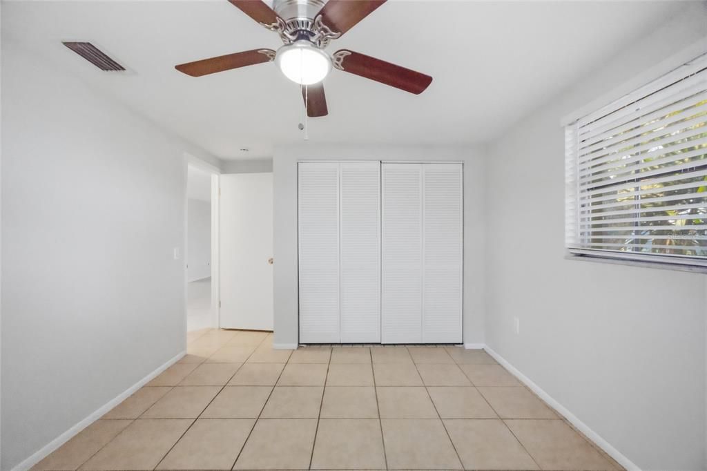 Active With Contract: $235,000 (3 beds, 2 baths, 1003 Square Feet)