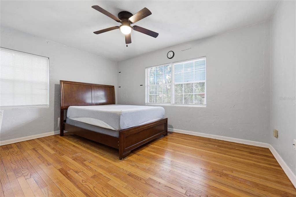 Active With Contract: $425,000 (4 beds, 3 baths, 1927 Square Feet)