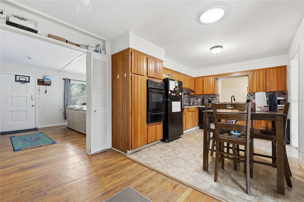 Active With Contract: $425,000 (4 beds, 3 baths, 1927 Square Feet)