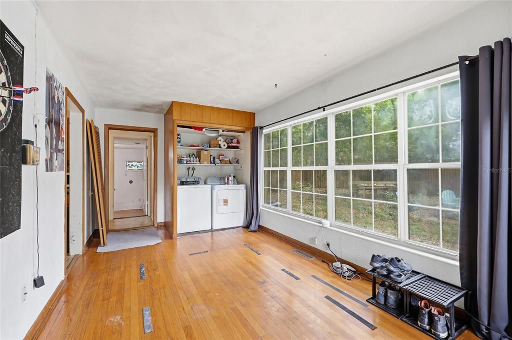 Active With Contract: $425,000 (4 beds, 3 baths, 1927 Square Feet)