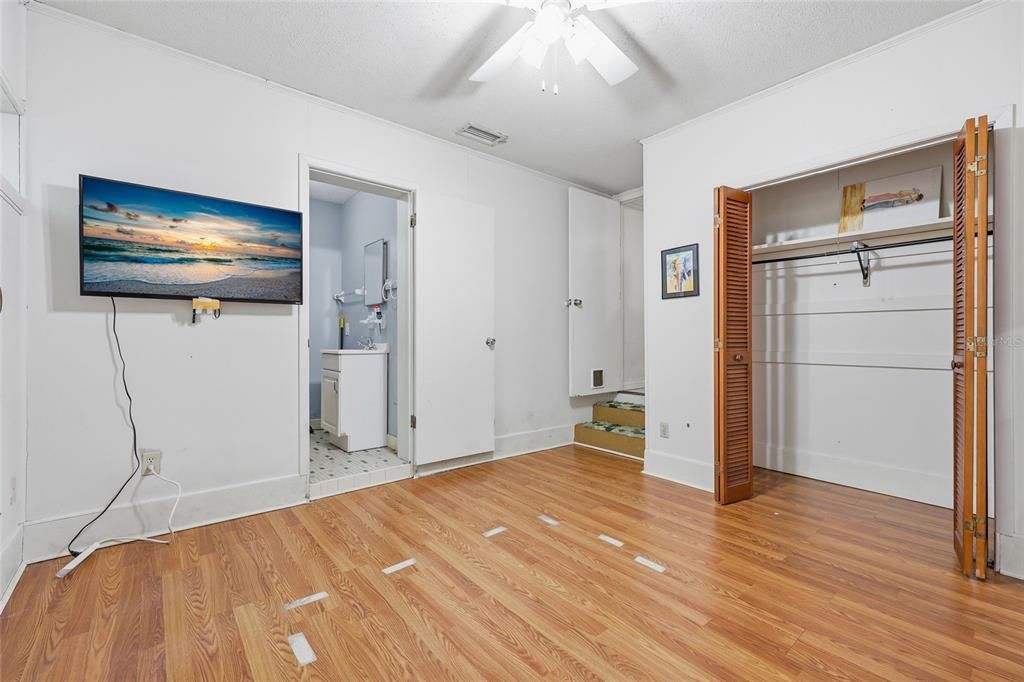 Active With Contract: $425,000 (4 beds, 3 baths, 1927 Square Feet)