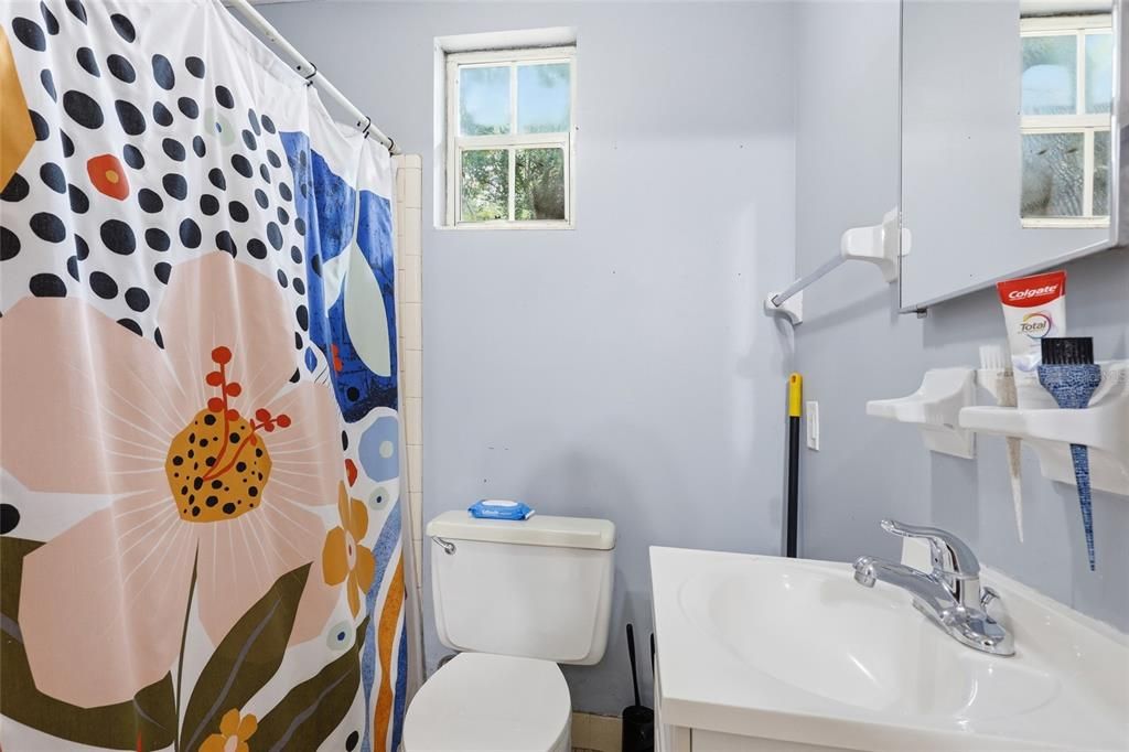 Active With Contract: $425,000 (4 beds, 3 baths, 1927 Square Feet)