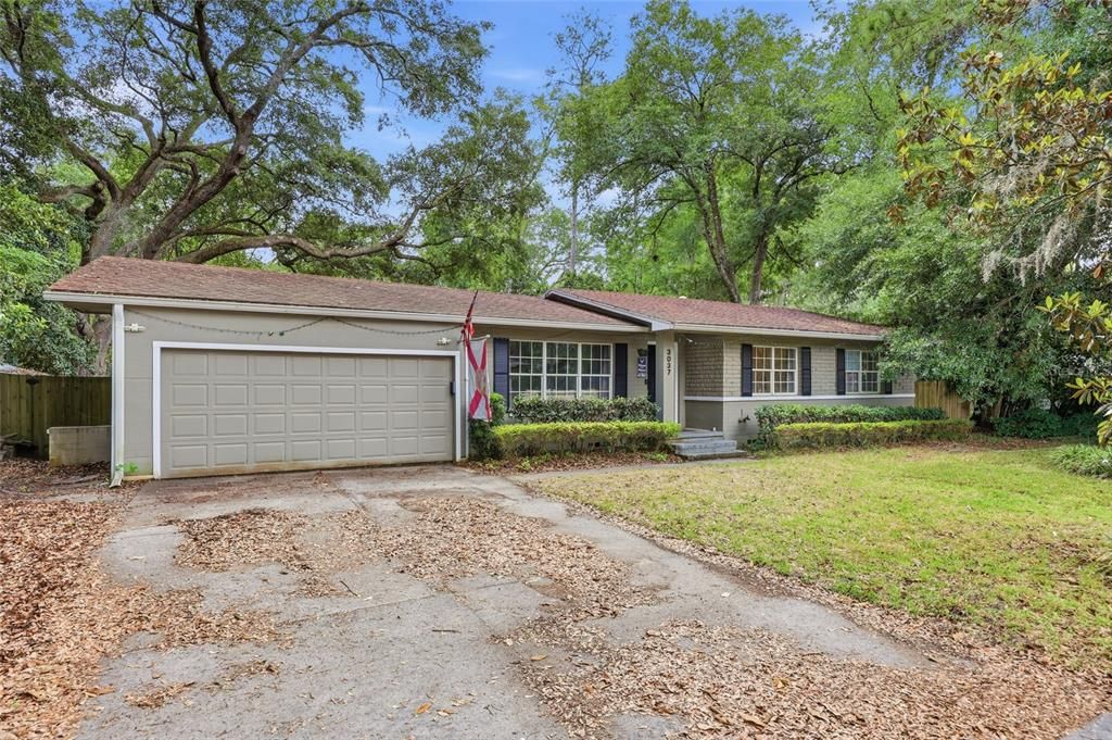 Active With Contract: $425,000 (4 beds, 3 baths, 1927 Square Feet)
