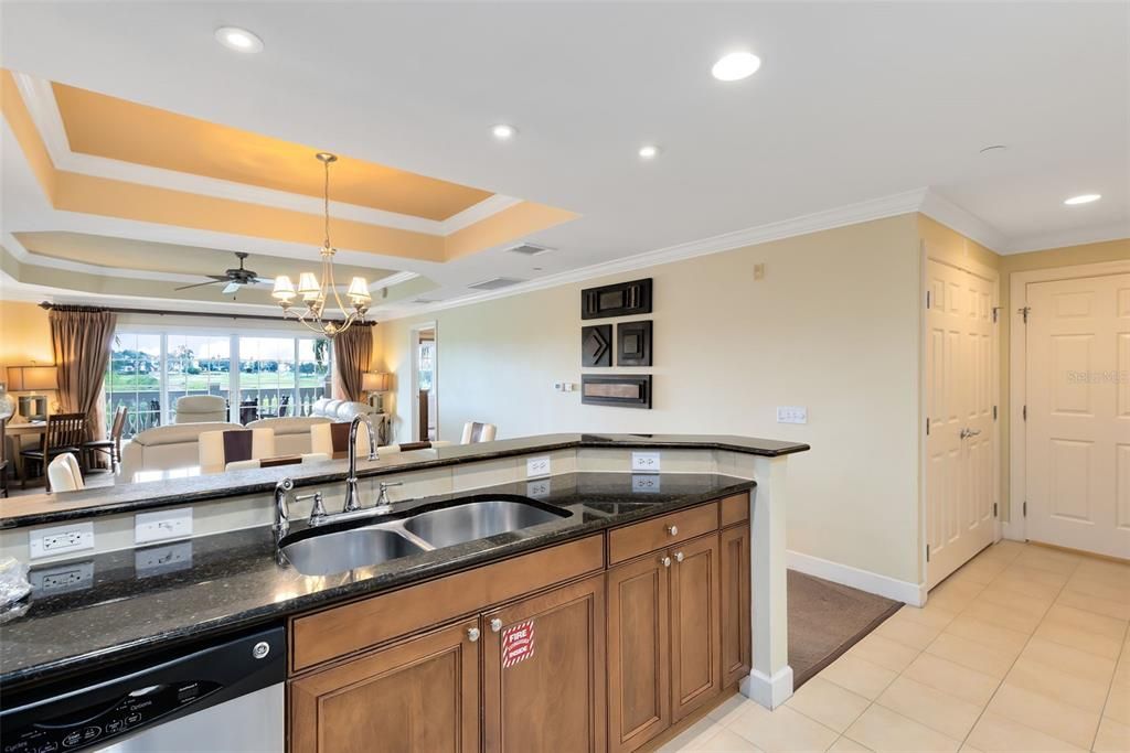 For Sale: $389,000 (3 beds, 3 baths, 1686 Square Feet)
