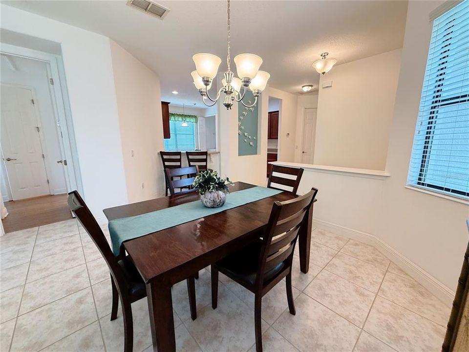 For Sale: $225,000 (2 beds, 2 baths, 1278 Square Feet)