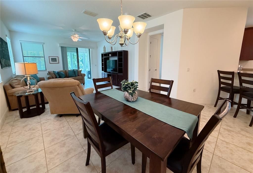 For Sale: $225,000 (2 beds, 2 baths, 1278 Square Feet)