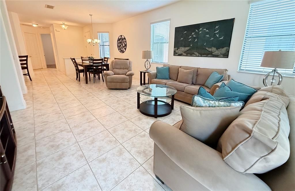 For Sale: $225,000 (2 beds, 2 baths, 1278 Square Feet)