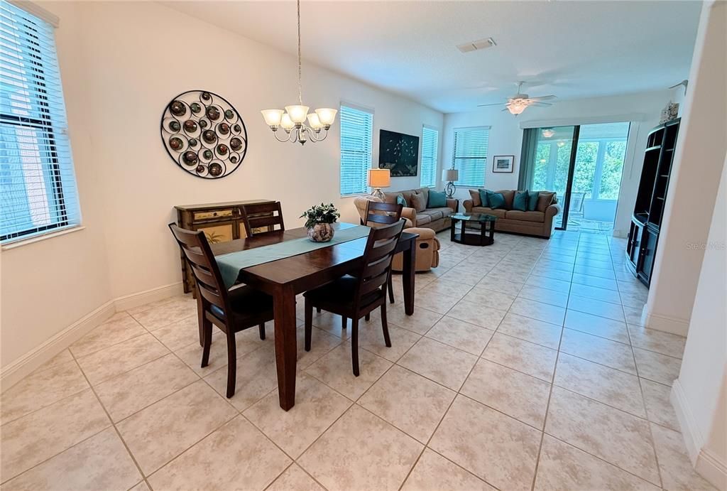 For Sale: $225,000 (2 beds, 2 baths, 1278 Square Feet)
