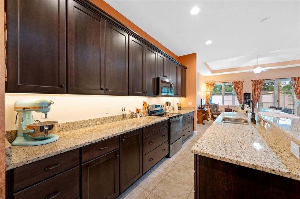 For Sale: $380,000 (2 beds, 2 baths, 1781 Square Feet)