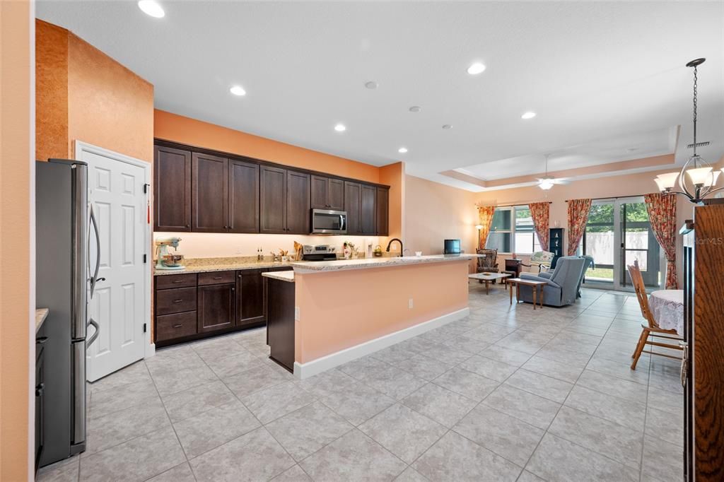 For Sale: $380,000 (2 beds, 2 baths, 1781 Square Feet)